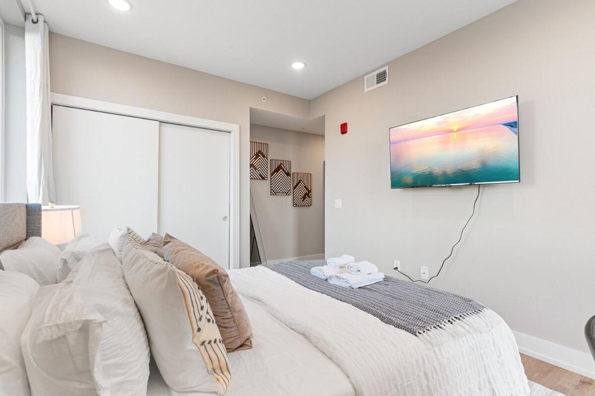 10 Mins To Centercity, Sleeps 6, With Rooftop Views! *
