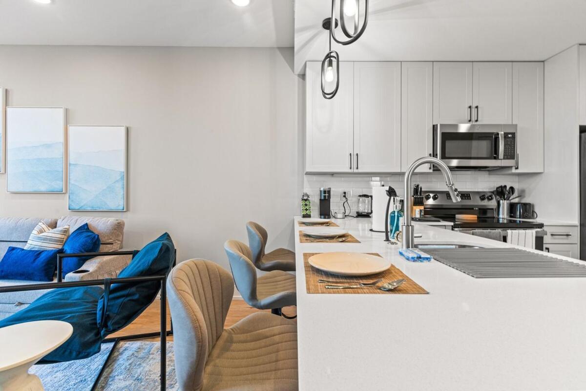 Apartment 10 Mins To Centercity, Sleeps 6, With Rooftop Views!
