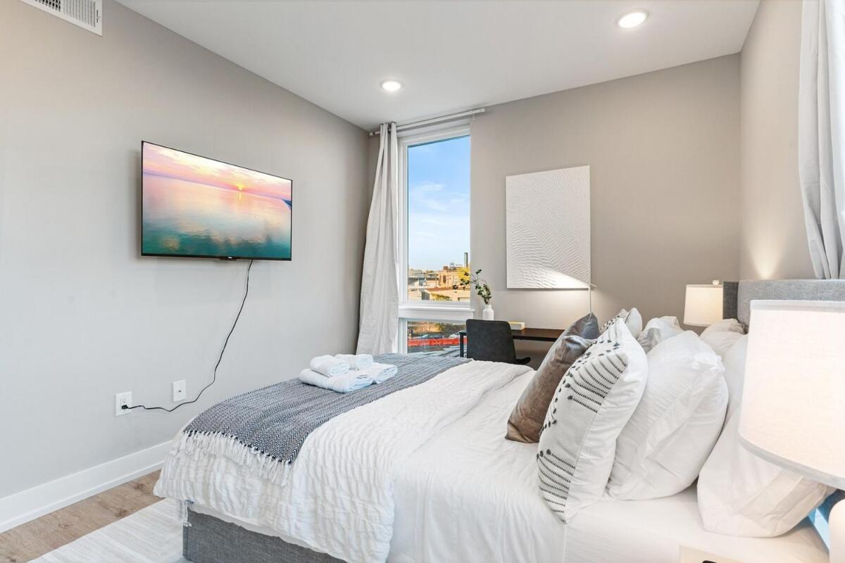 10 Mins To Centercity, Sleeps 6, With Rooftop Views! * Philadelphia
