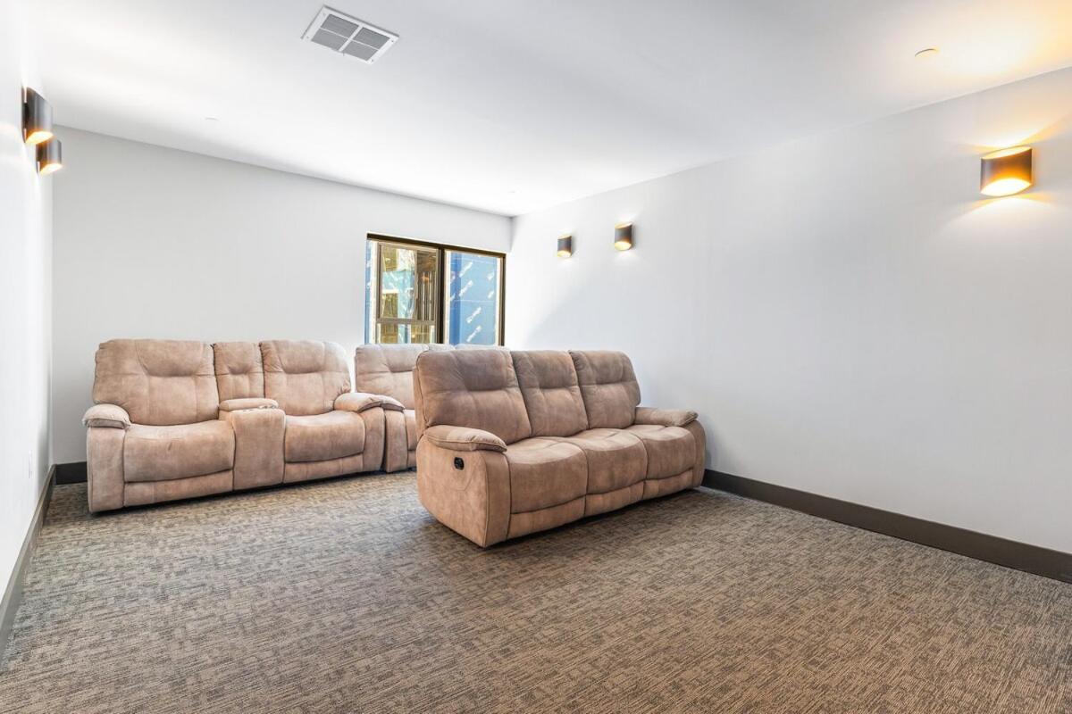 10 Mins To Centercity, Sleeps 6, With Rooftop Views! Philadelphia