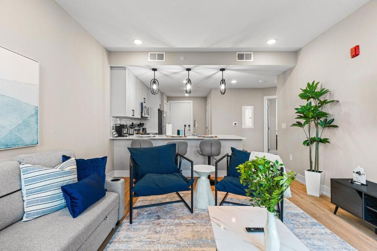 10 Mins To Centercity, Sleeps 6, With Rooftop Views! Apartment