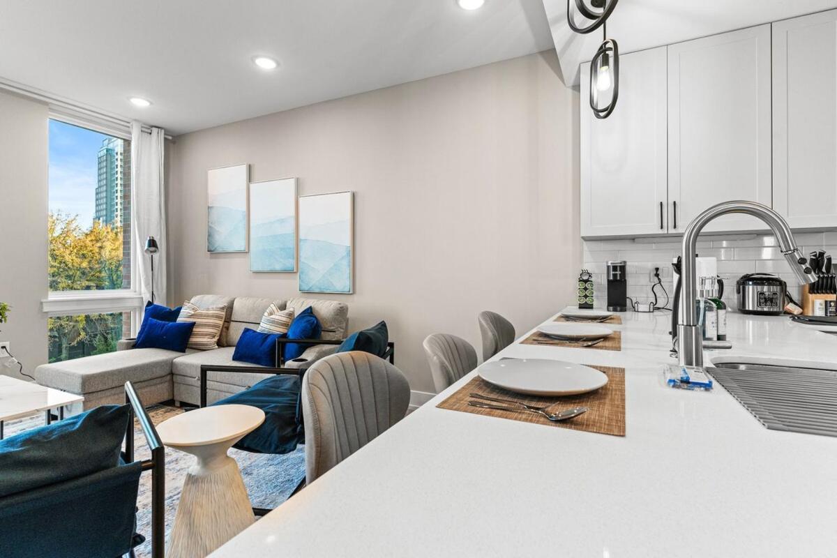 Apartment 10 Mins To Centercity, Sleeps 6, With Rooftop Views! Philadelphia