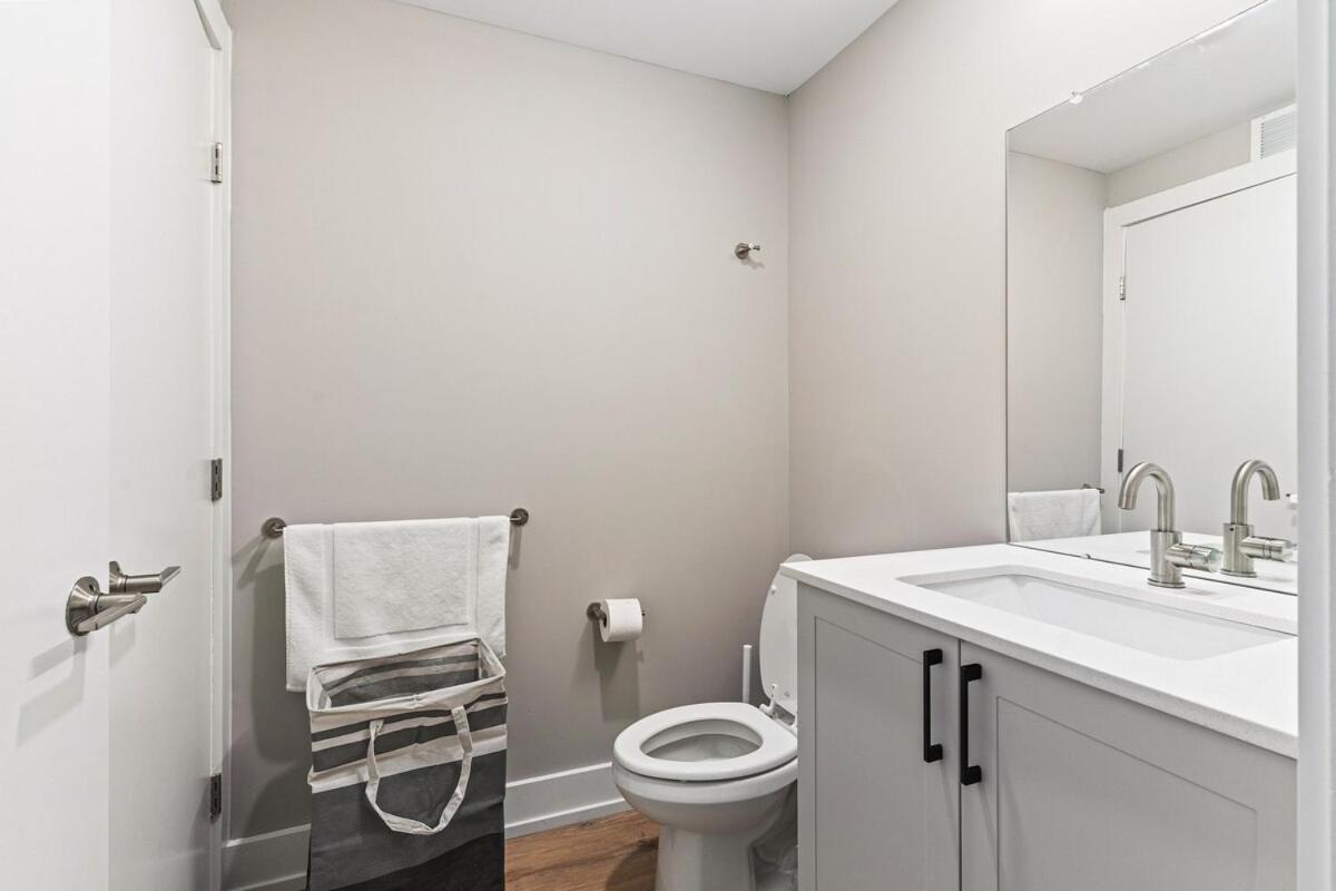 10 Mins To Centercity, Sleeps 6, With Rooftop Views! Philadelphia