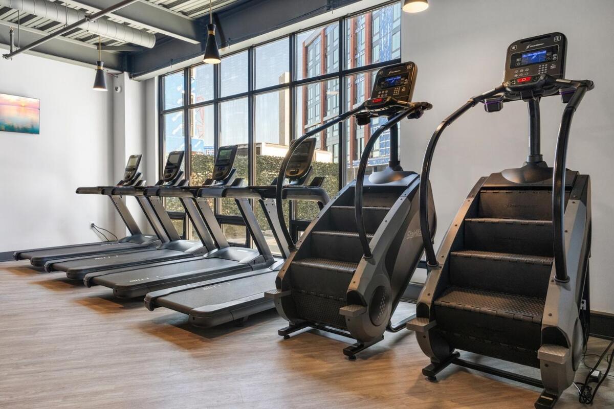 10 Mins To Centercity, Sleeps 6, With Rooftop Views! * Philadelphia