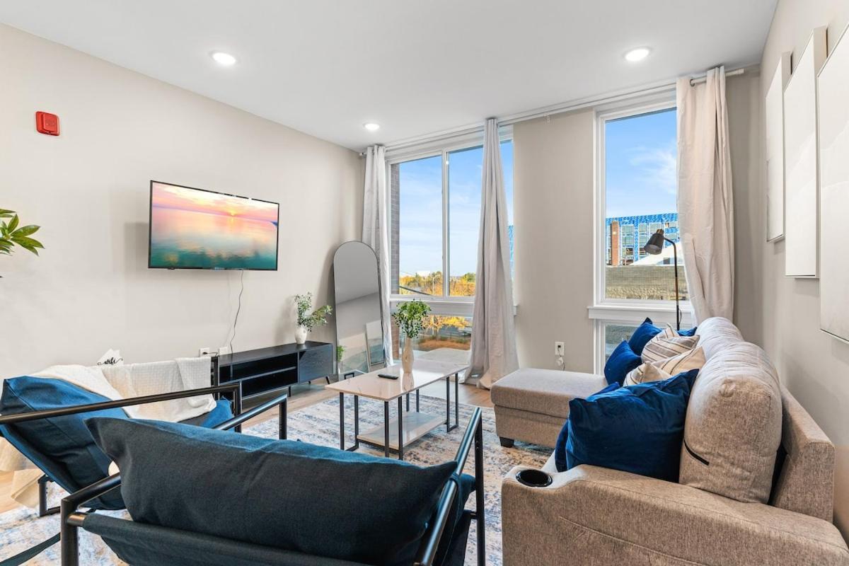 10 Mins To Centercity, Sleeps 6, With Rooftop Views! *